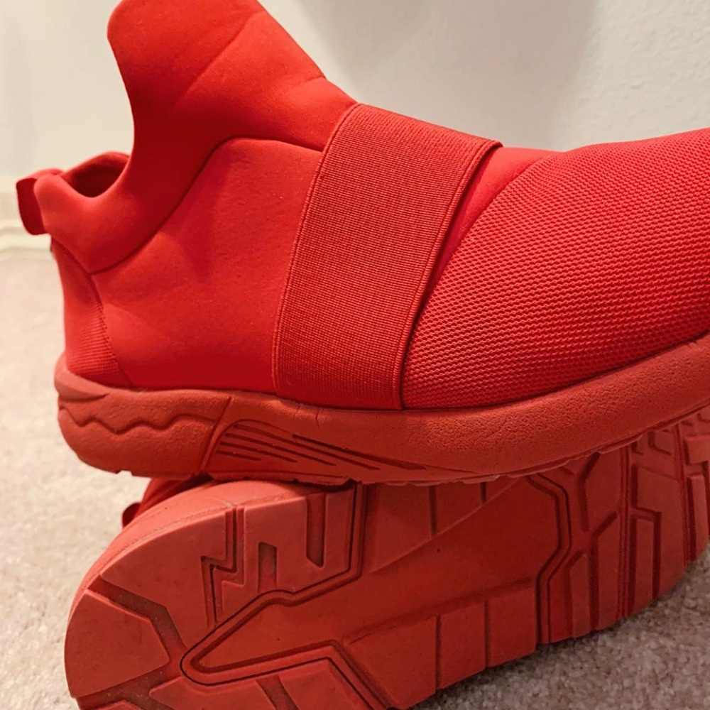 Red Steve Madden high top slip on sneakers - Picture 2 of 4